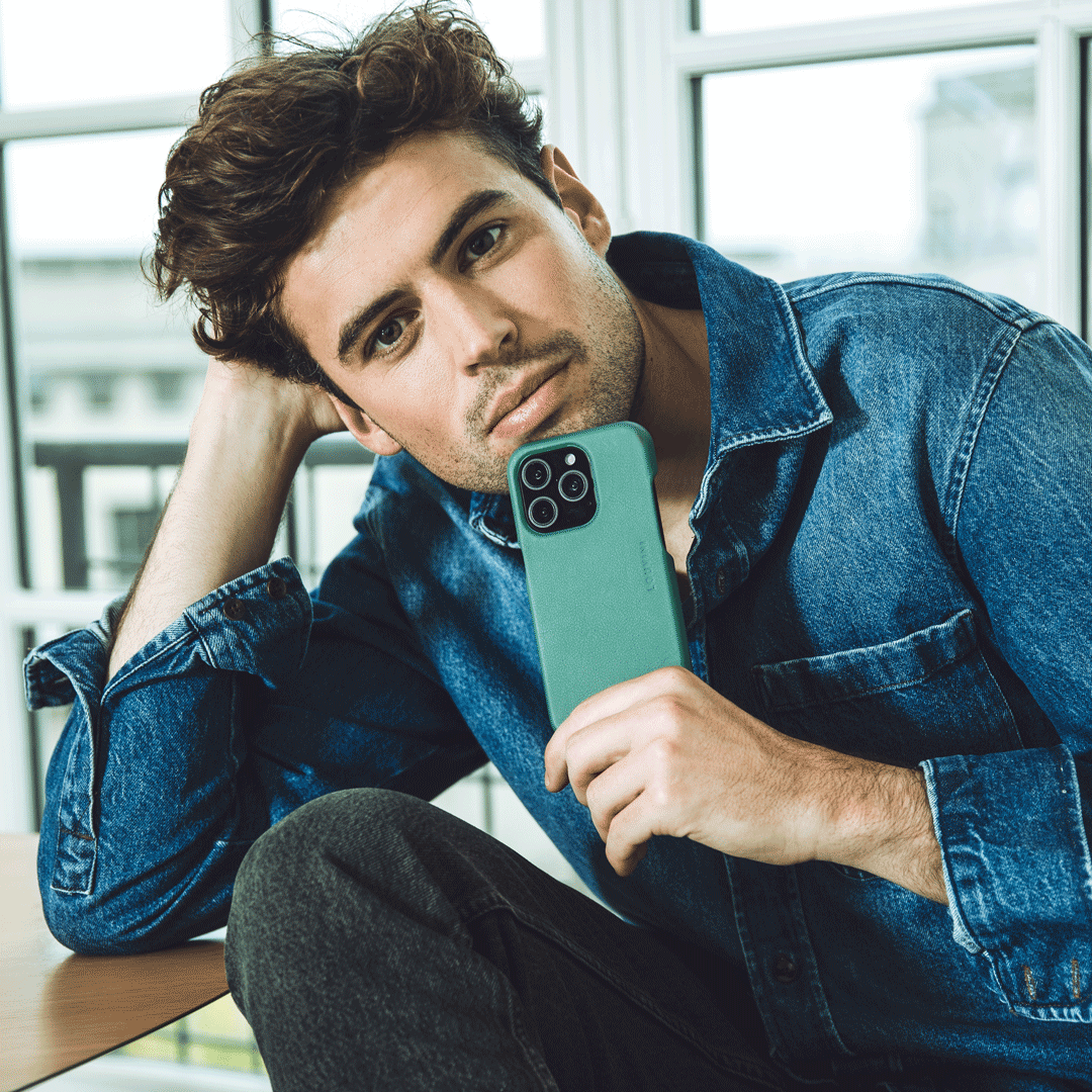 Leather iPhone case Magsafe MAX - EMERALD