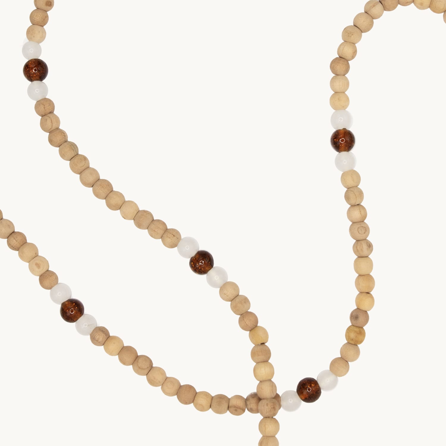 Bandoulière en perles de bois avec deux mousquetons dorés