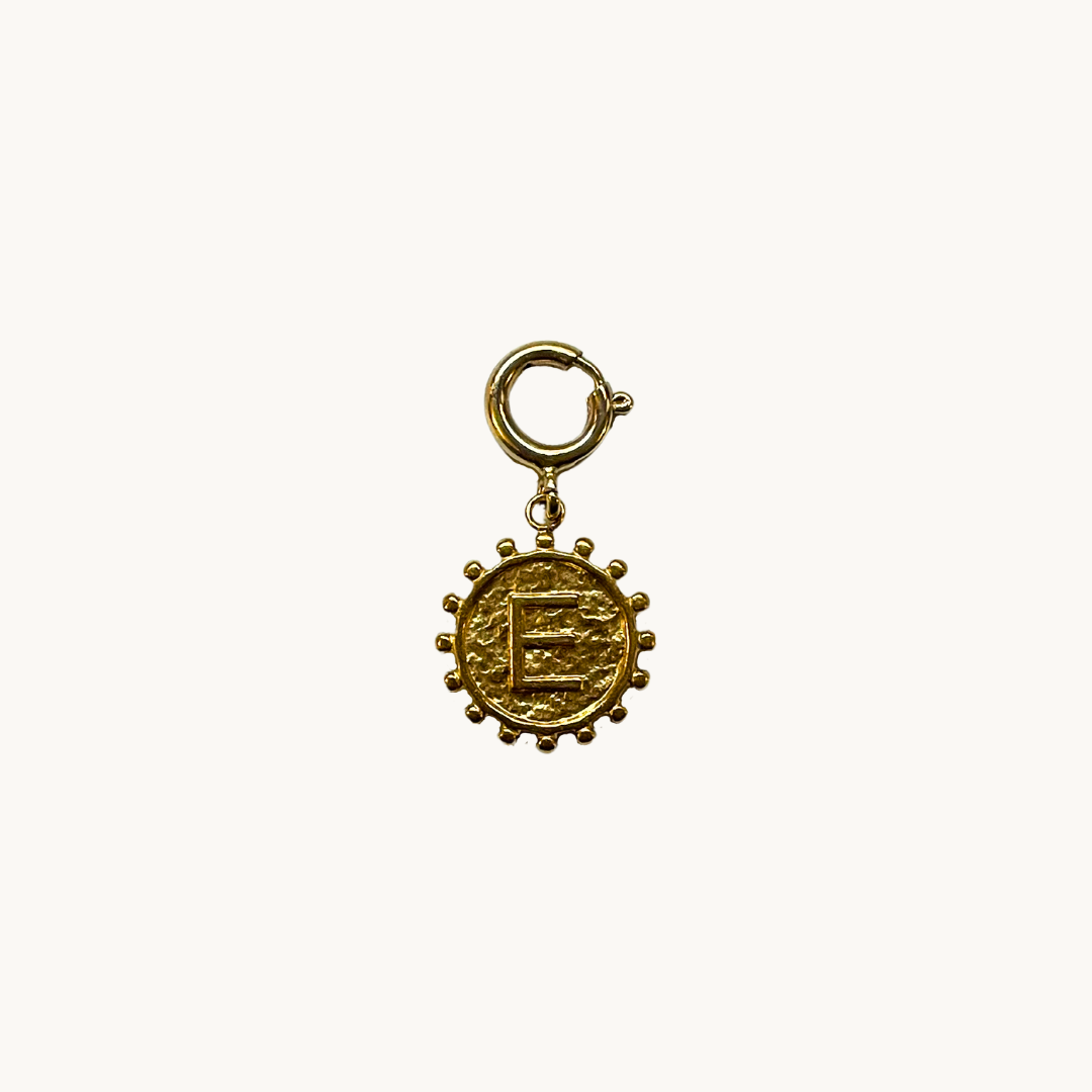 Pendentifs symboles et lettres