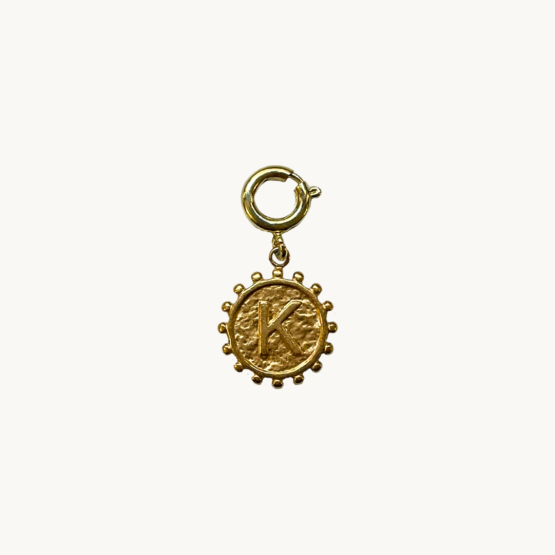 Pendentifs symboles et lettres