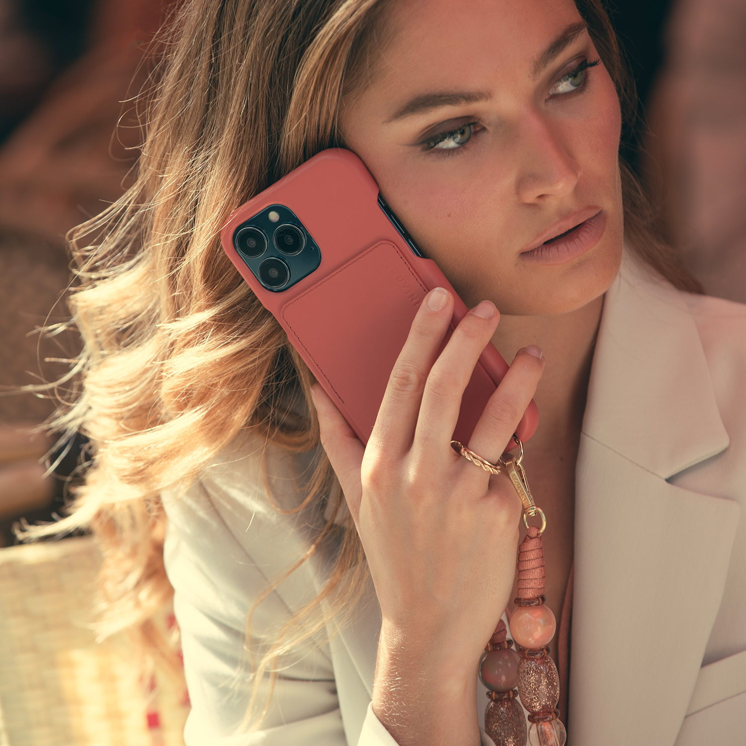 COQUE DE TÉLÉPHONE PORTABLE IPHONE EN CUIR AVEC ANNEAUX ET PORTE CARTE EN BLUSH