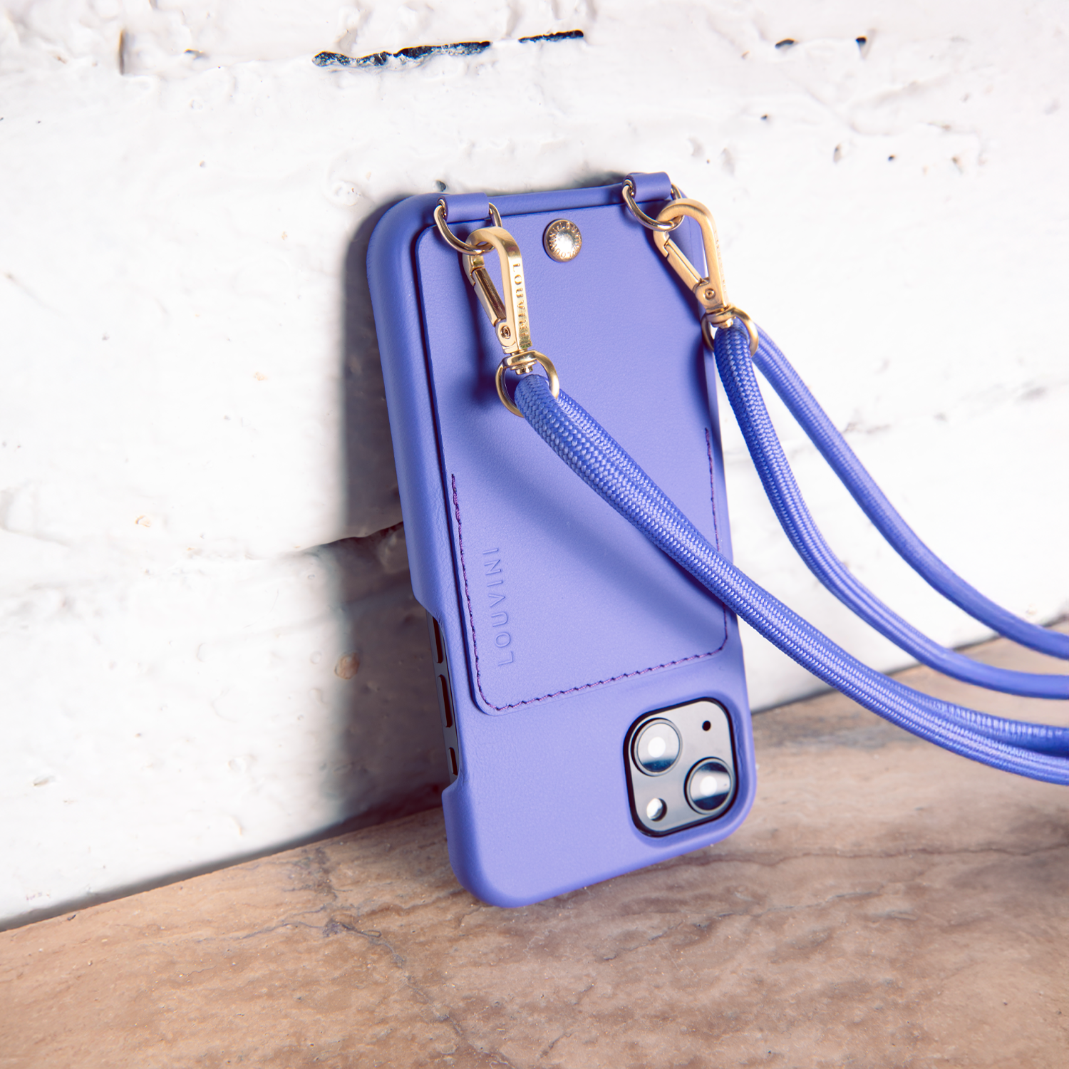 Coque iPhone avec étui en cuir violet avec cordon ajustable violet