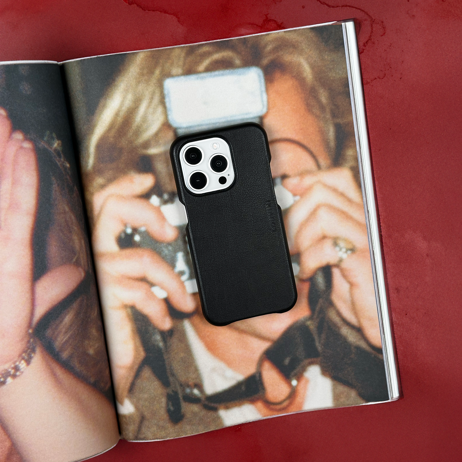 Leather iPhone Case with MagSafe MAX - BLACK