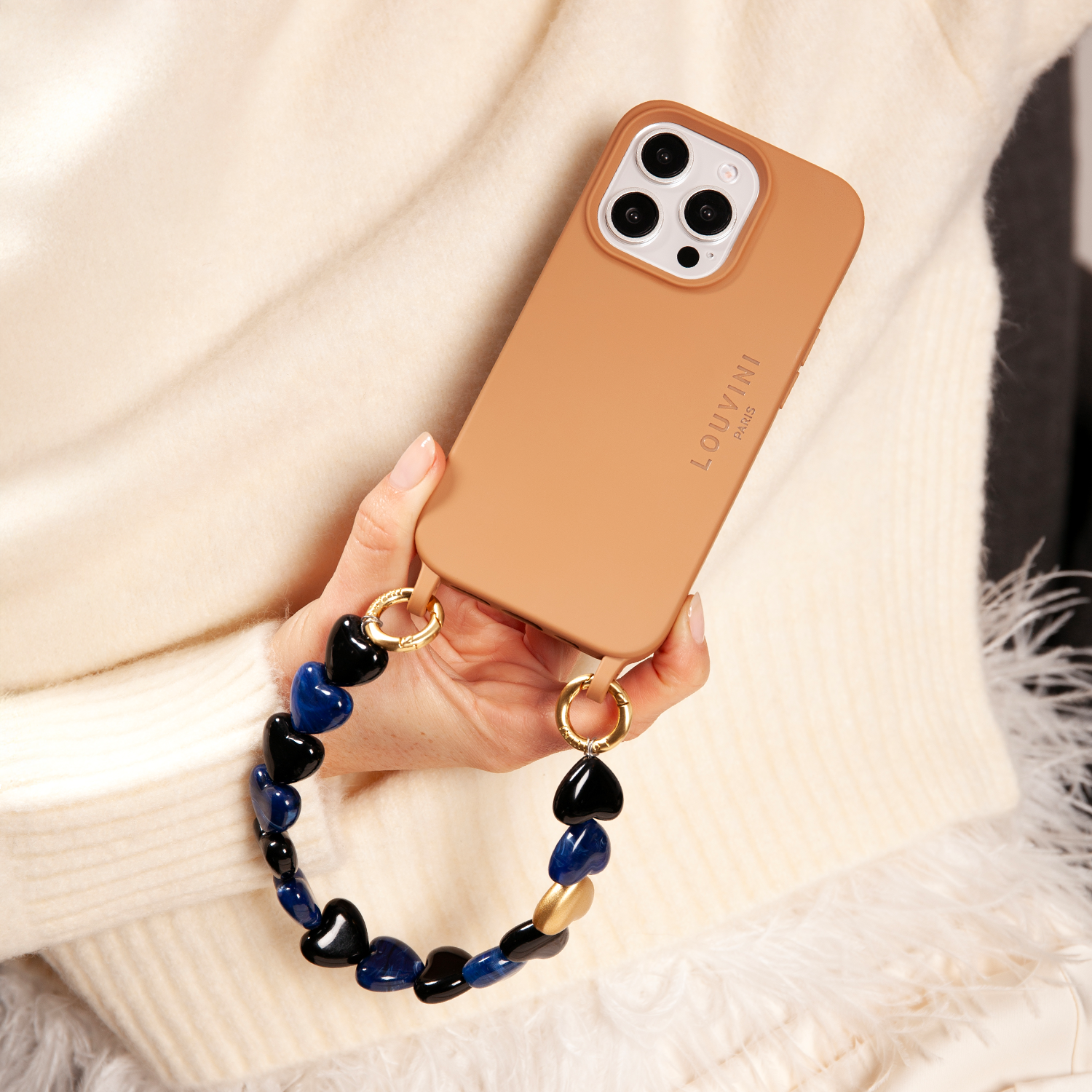 ensemble coque pour téléphone cannelle avec bracelet coeur noir bleu