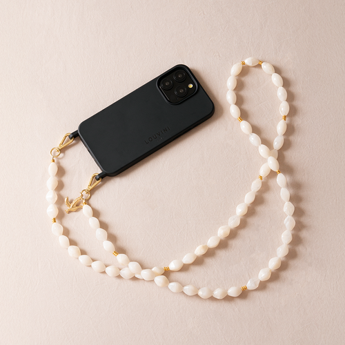 coque iphone magsafe noir avec anneaux et cordon bandoulière de téléphone à perles beige
