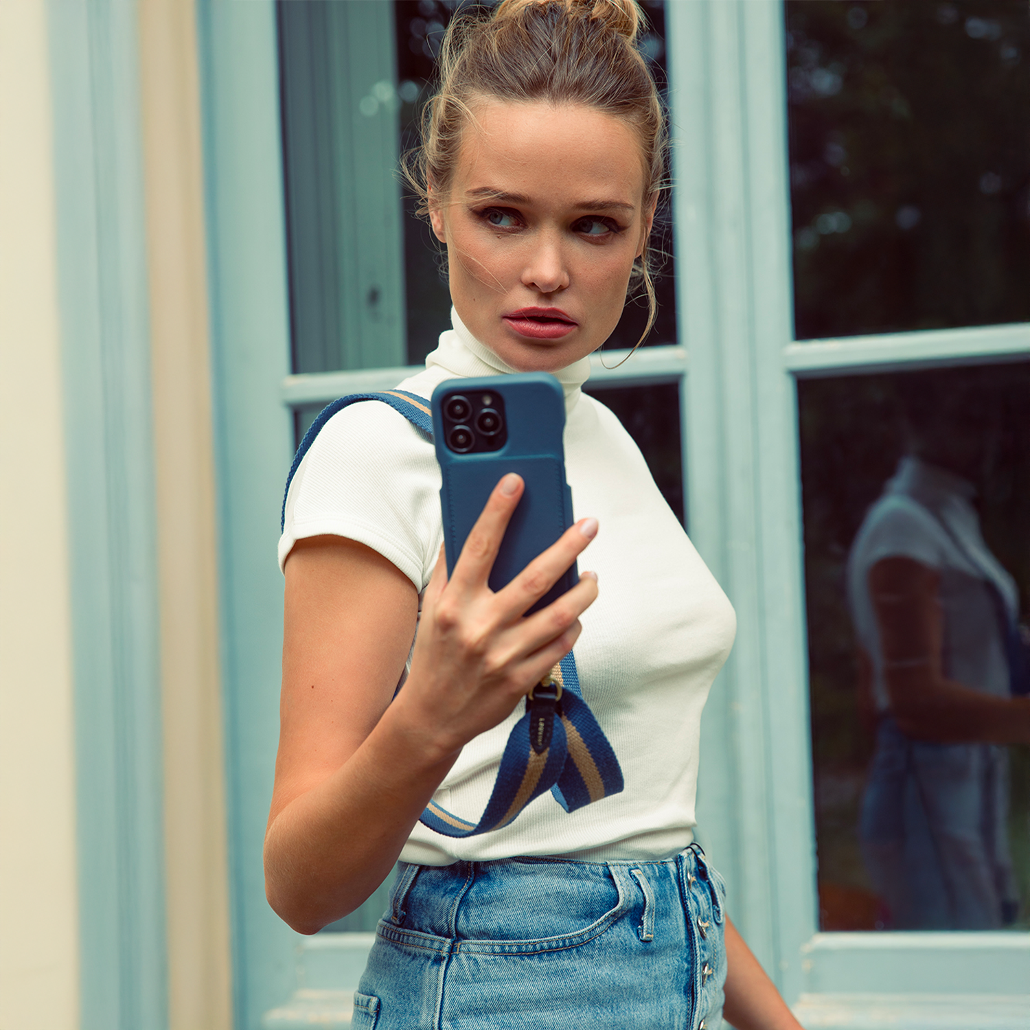 ensemble coque de téléphone avec sangle bleue camel