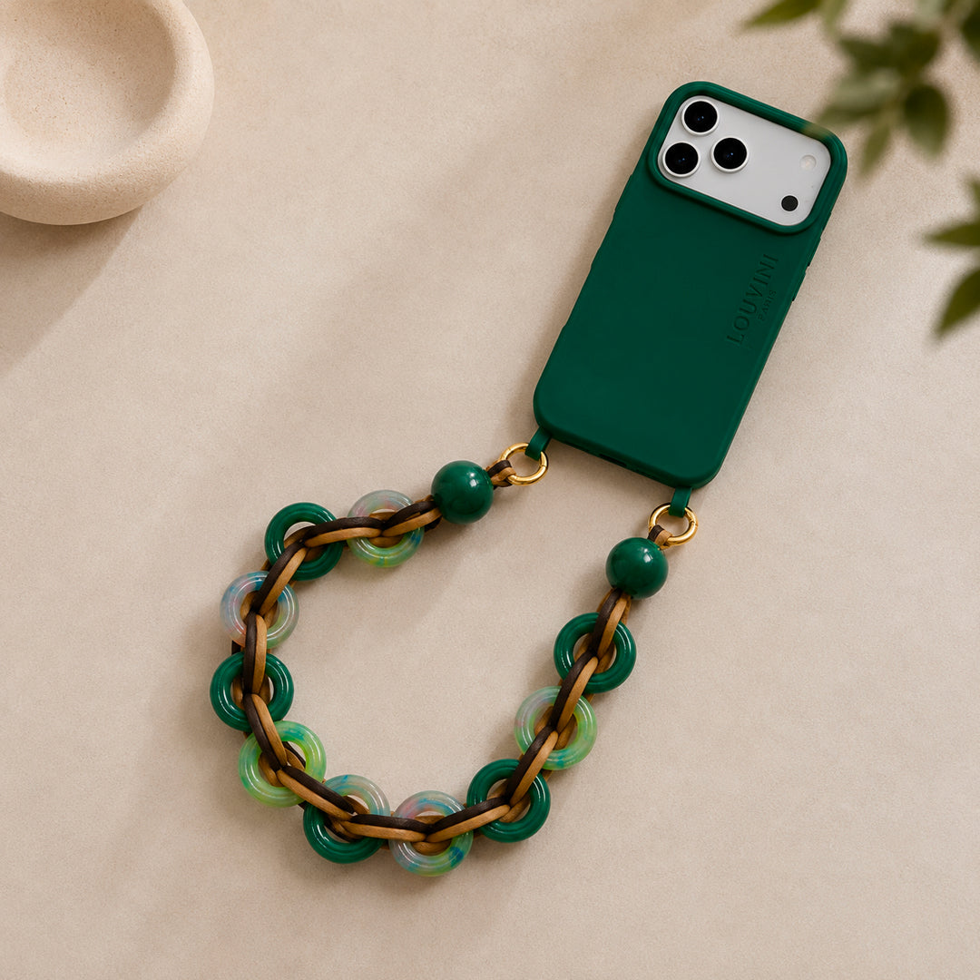 coque iphone vert magsafe intégré et bracelet de téléphone à perles vertes
