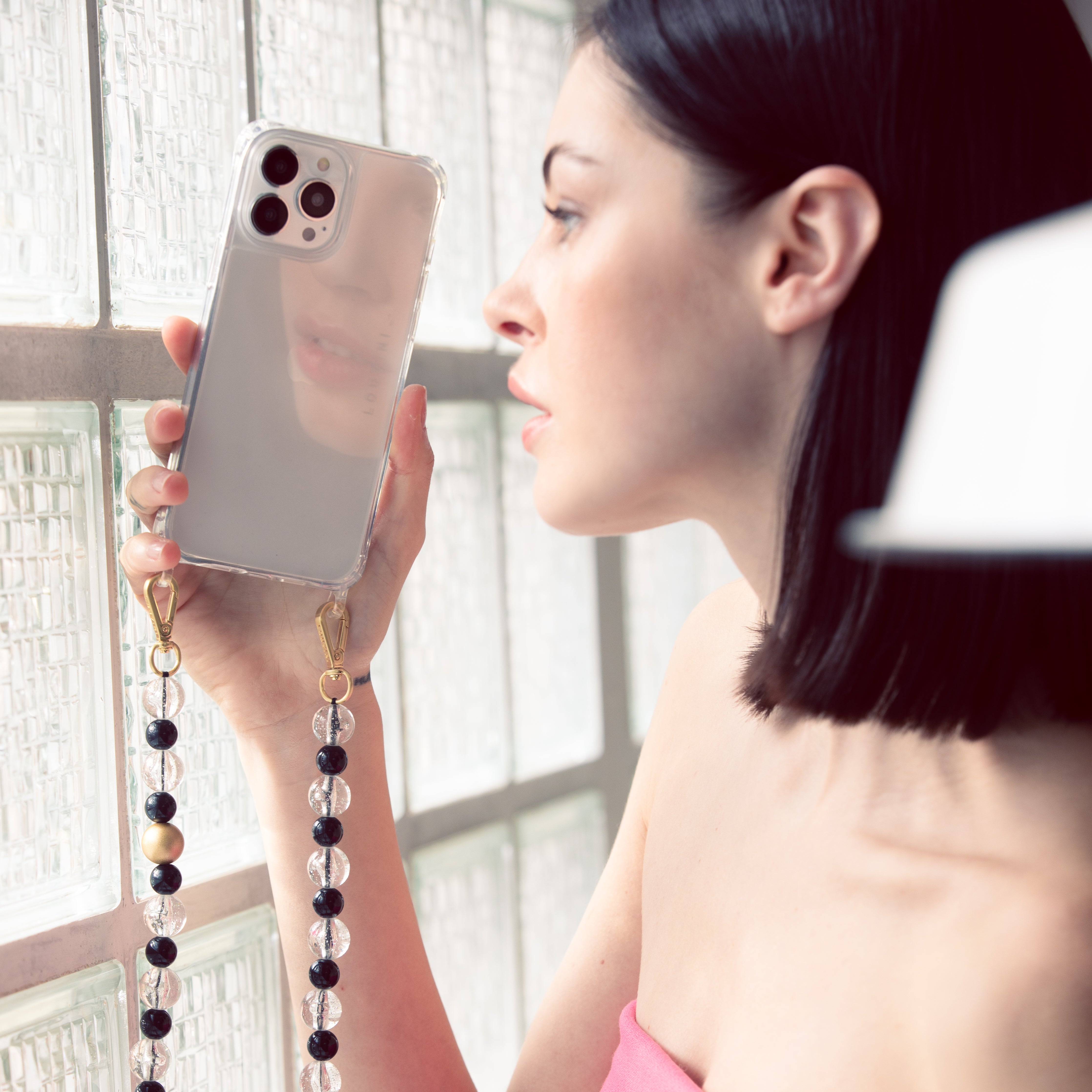 Charlie iPhone Case & Paula Black-Sliver Chain