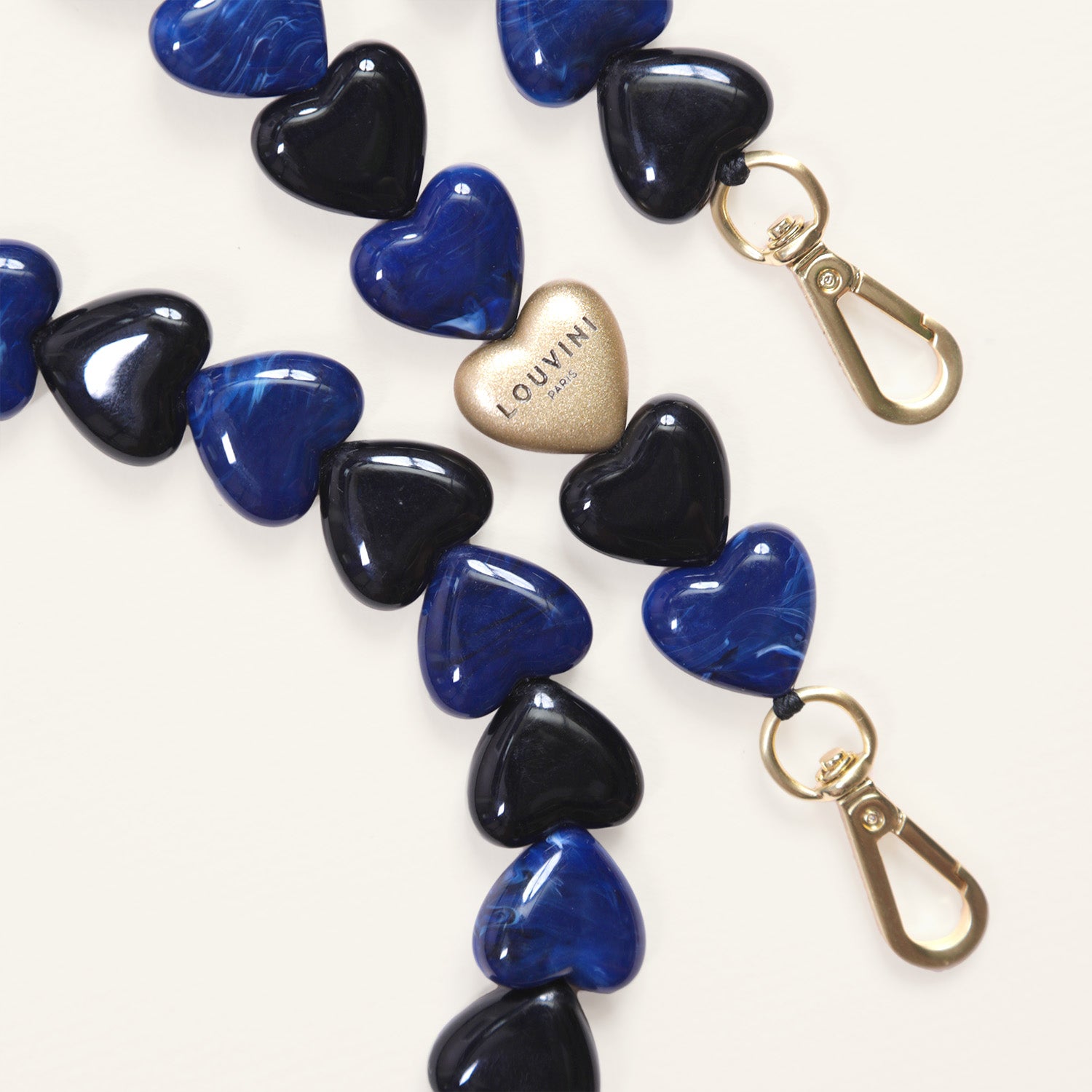 Charlie iPhone Case & Cuore Black-Navy Chain