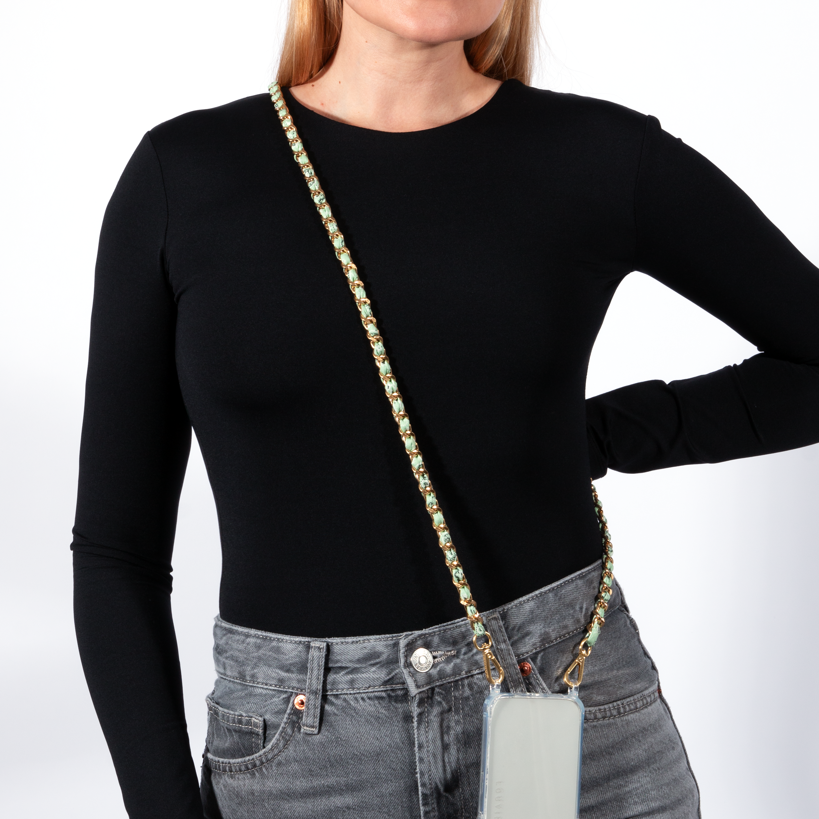 Chaîne pour téléphone dorée avec tissu bandana vert 