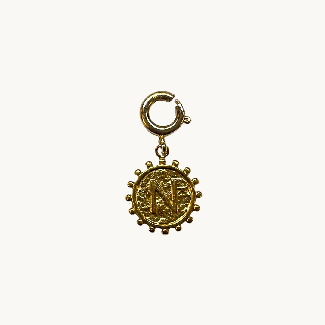 Charm soleil lettre dorée – Pendentif initiale élégant pour téléphone ou bijou 
