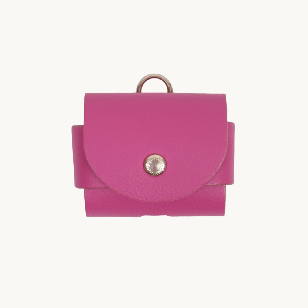 Étui AirPods fuchsia design moderne et protection résistante