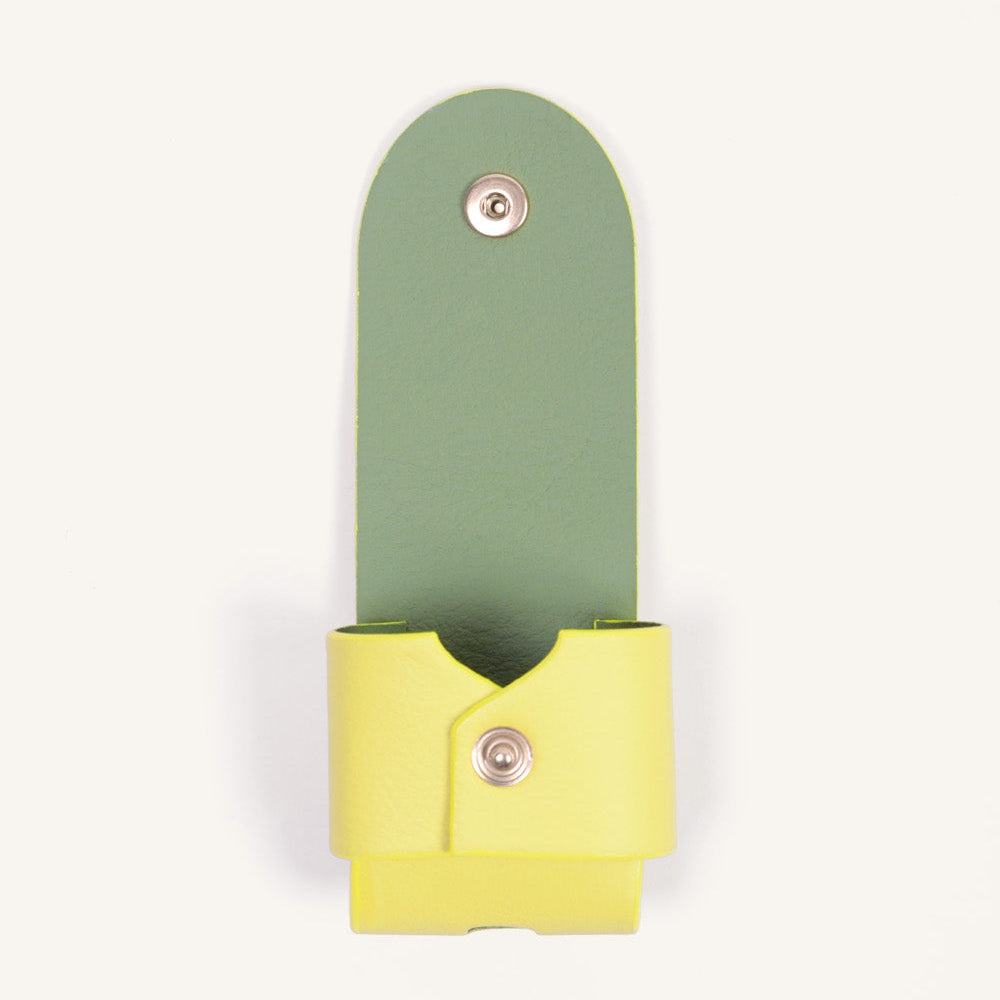 Étui AirPods jaune design moderne et protection résistante