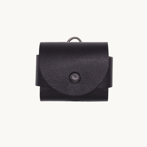 Étui AirPods noir design moderne et protection résistante