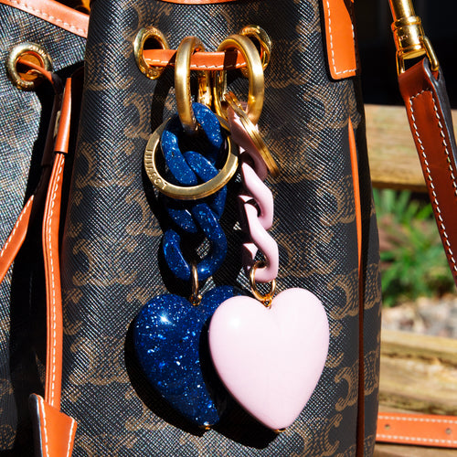 porte clé grigri de sac grand coeur rose antique mauve et bleu marine à paillettes