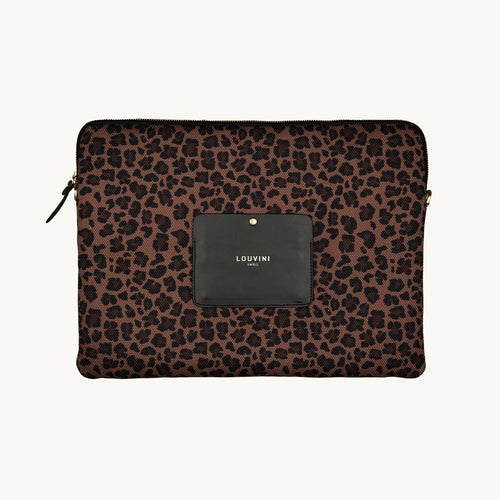 Pochette en tissu imprimé léopard avec détail en cuir noir, accessoire élégant et pratique