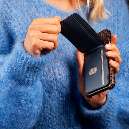 SENTRA MagSafe iPhone Card Holder - Black