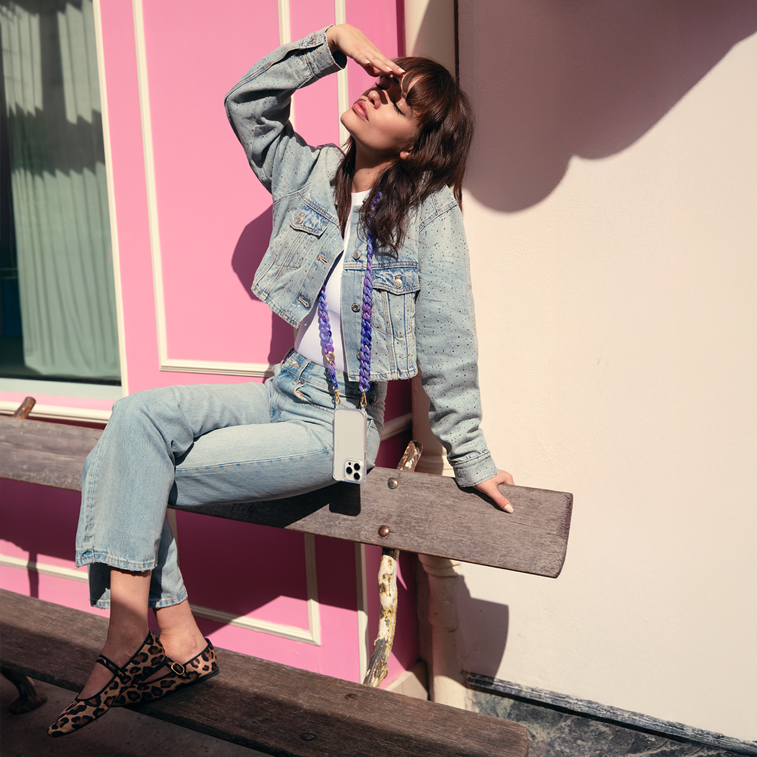 chaine bandouliere telephone violet 