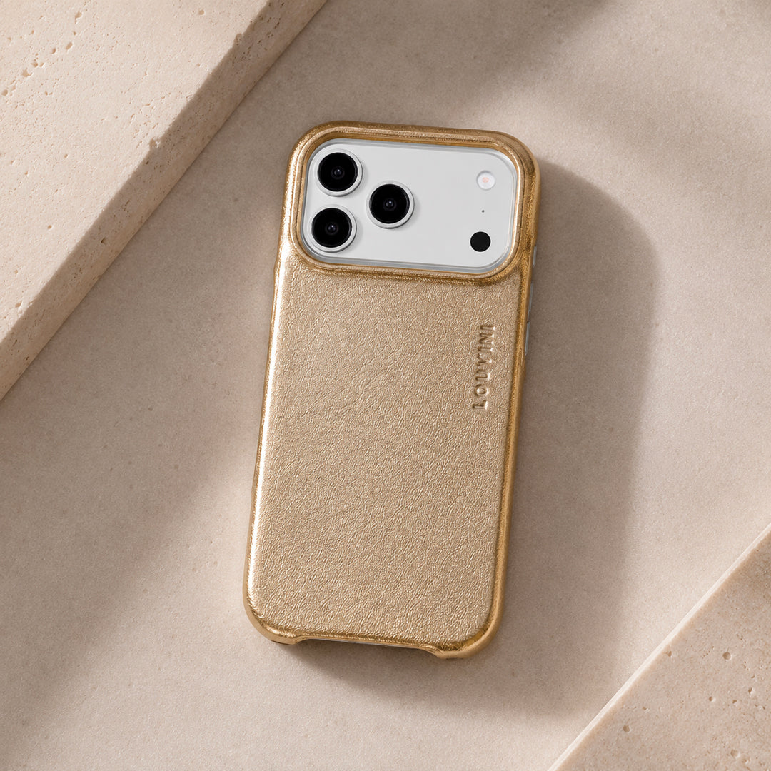 coque iphone 17 pro en cuir doré métallisé avec magsafe intégré