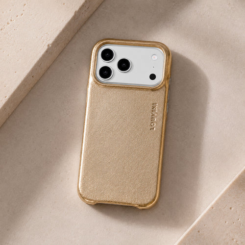coque iphone 17 pro en cuir doré métallisé avec magsafe intégré
